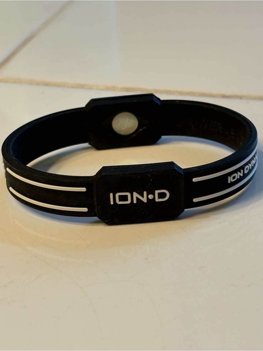 Ion-D Wristband Ionic Energy Band Strength Pain Relief Black Medium